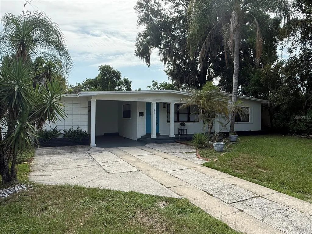 3 bed, 2.0 bath, 1432 sqft, $2,300 — Photo 2
