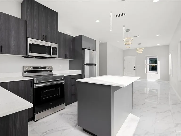 1007 N Woodson Ave #1 — Photo 3