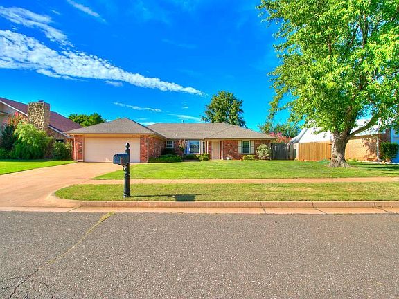 2nd image of 2905 Countrywood Ln