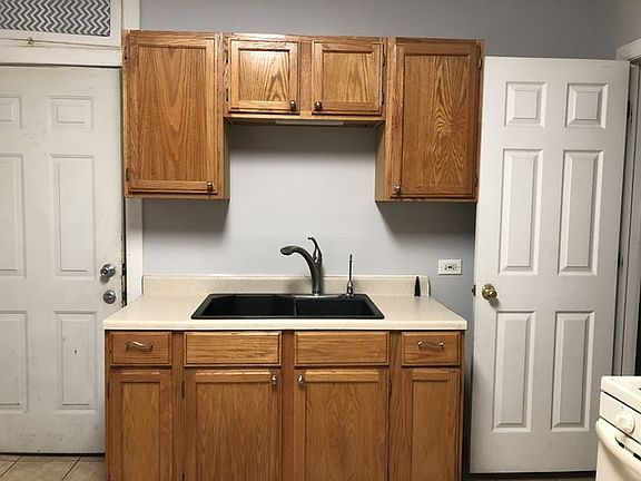 5th image of 2108 S Washtenaw Ave Floor 1