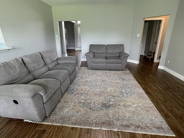 5025 Bayberry Dr — Photo 3