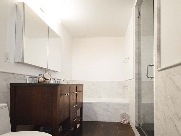 5th image of 454 W 54th St APT 2B