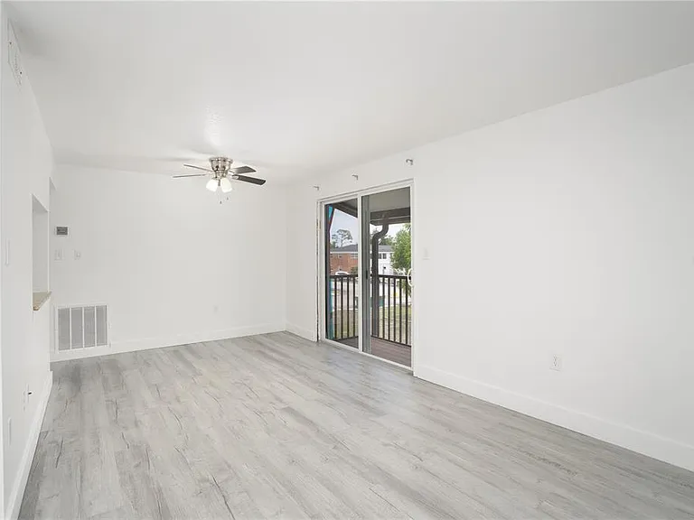 22291 Westchester Blvd #206 — Photo 8