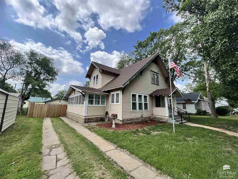 207 E 2nd St Glasco, KS, 67445 Apartments for Rent Zillow