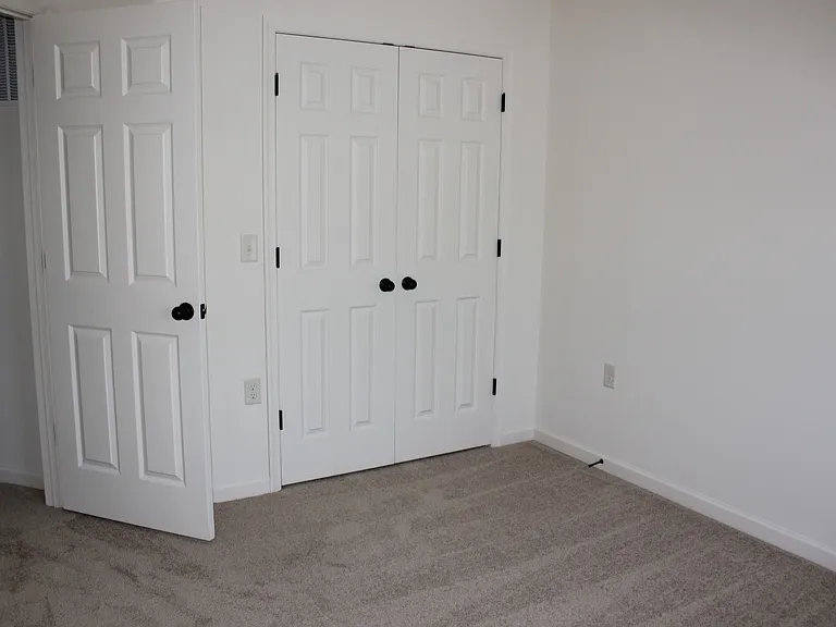 1033 Wellington Dr — Photo 13