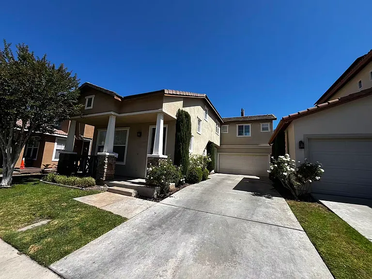 351 Jessica Ln — Photo 4