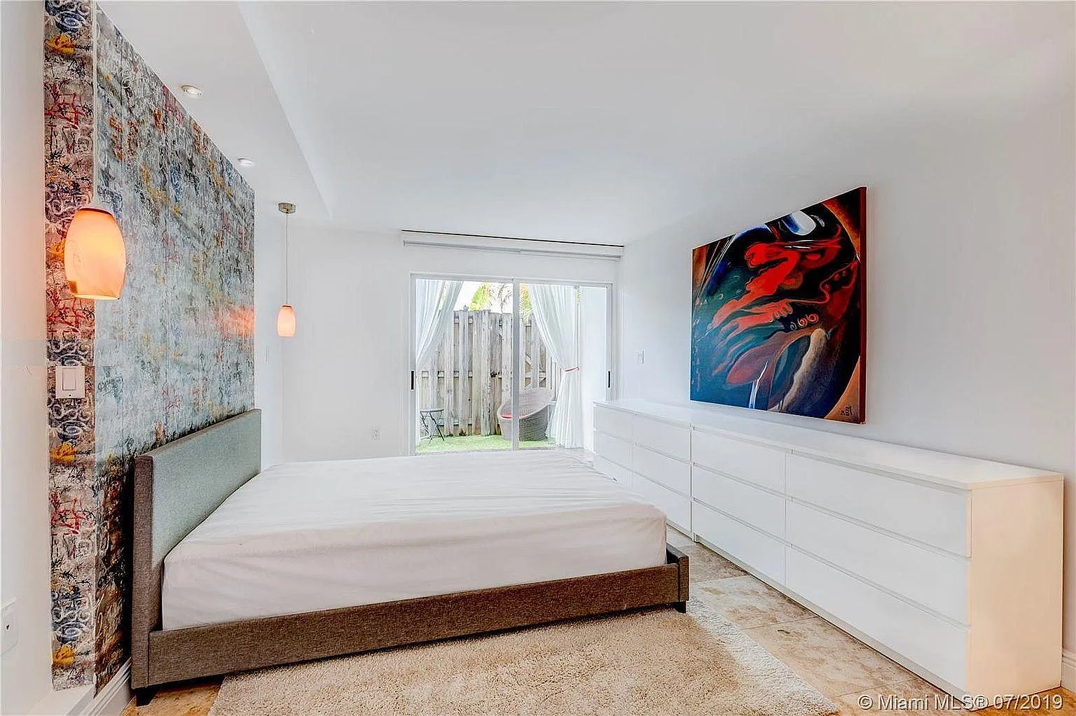405 N Hibiscus Dr — Photo 3