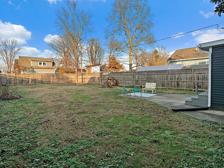 1903 Fatherland St — Photo 16
