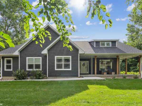 2404 Evergreen Cir, State Center, IA 50247