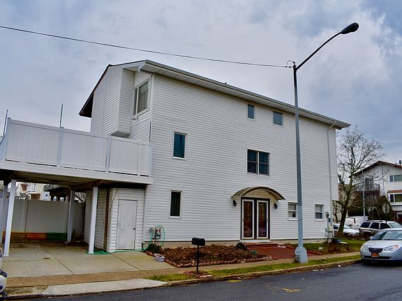 2nd image of 4 Strawberry Ln