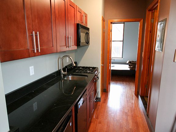 3rd image of 431 E 9th St APT 19