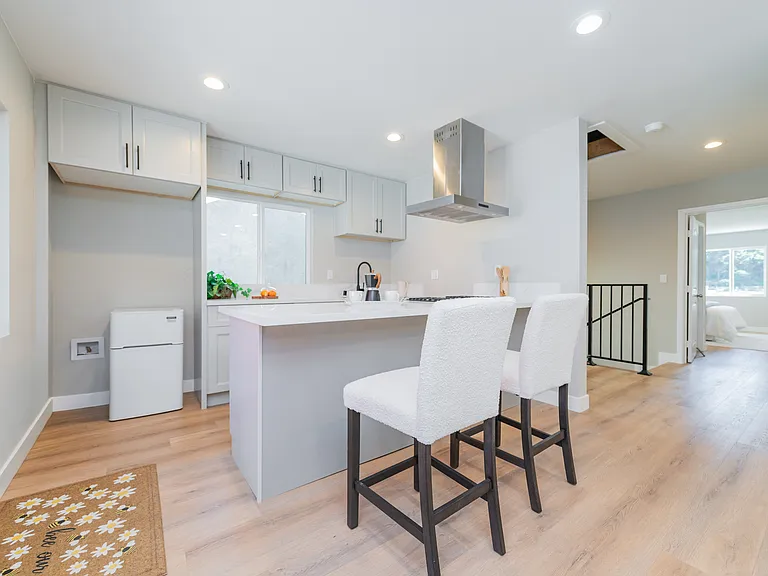 1248 N Bonnie Beach Pl — Photo 15