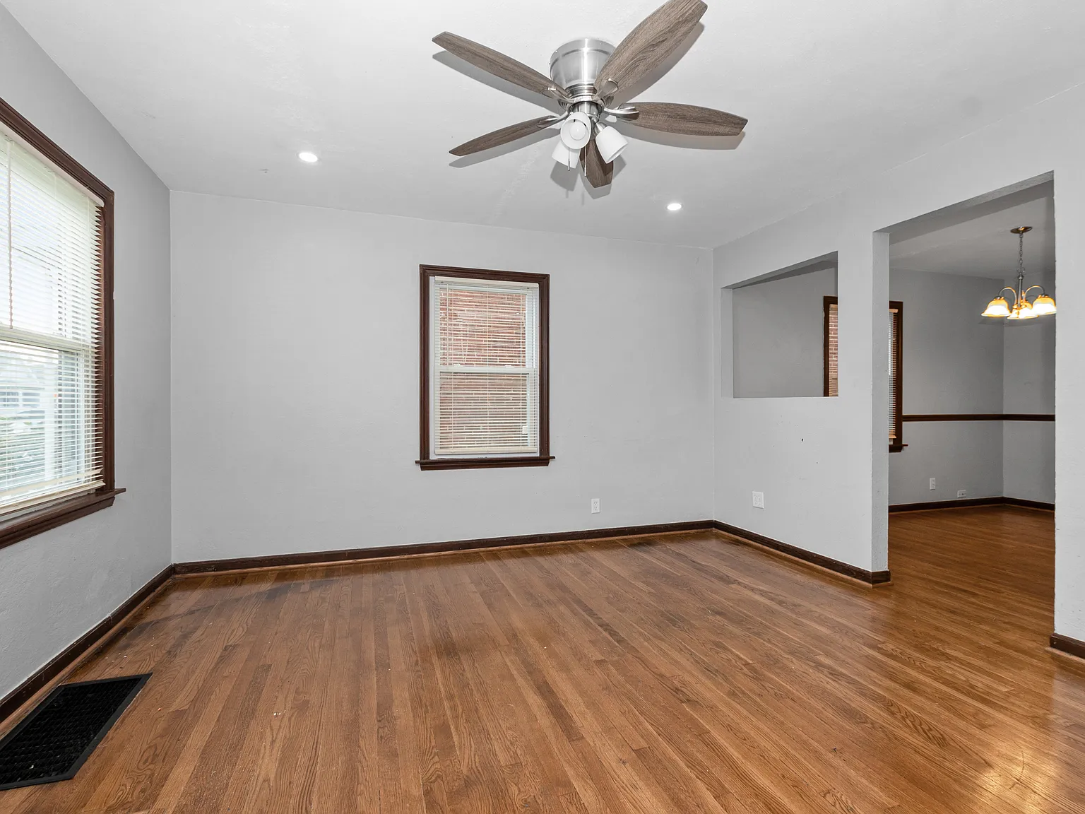 4908 Hickory Ave — Photo 3