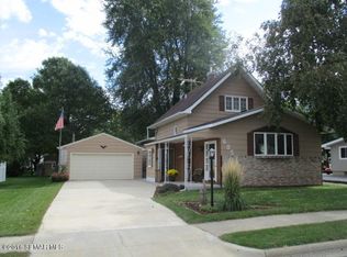 605 1st Ave SE, Hayfield, MN 55940