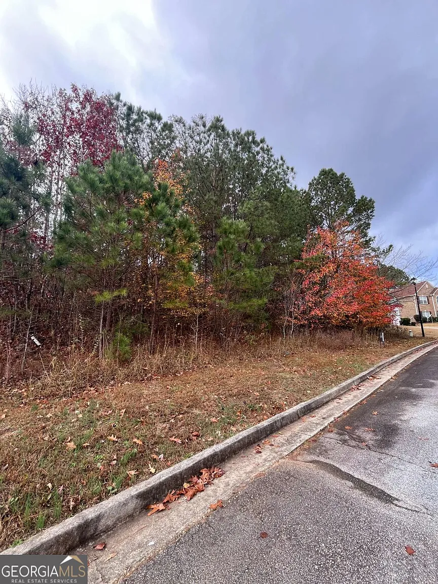 1075 Falkirk Ln photo 1