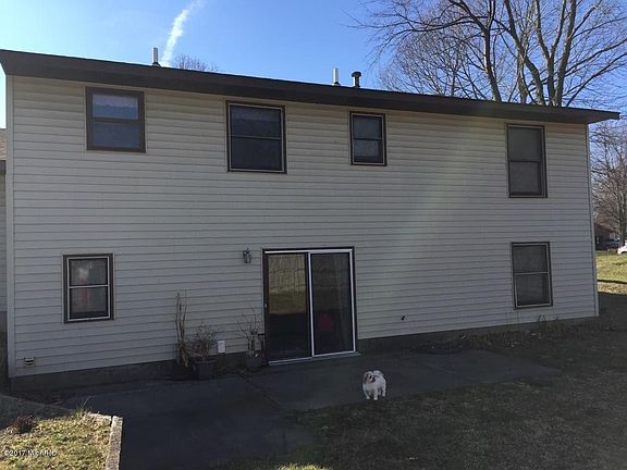 2nd image of 3136 Redwood Dr