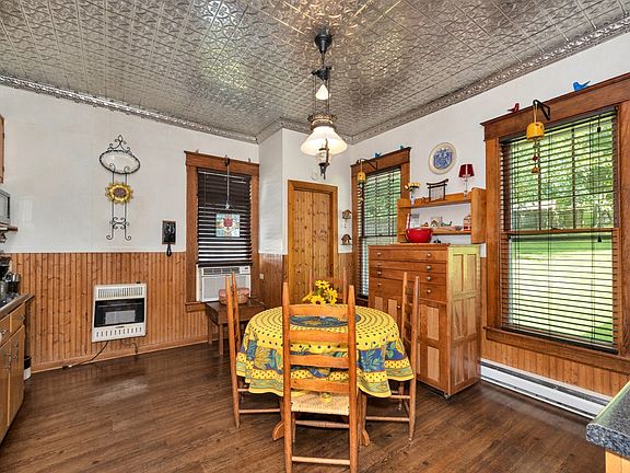 4th image of 8094 Beech Hill Rd