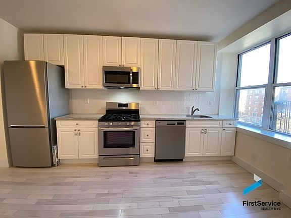2nd image of 165 E 19th St APT 4D