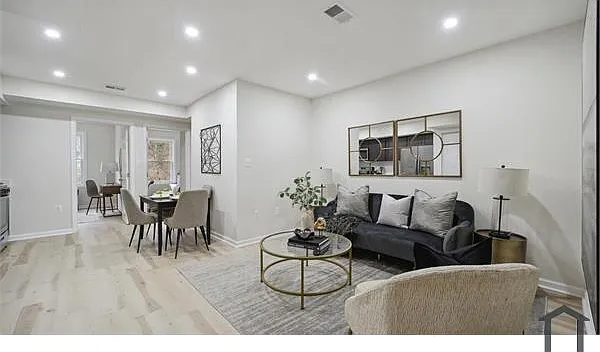 1916 M St NE #4