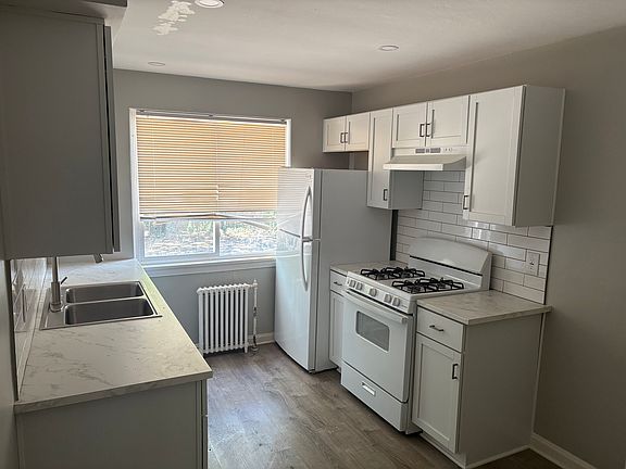 3rd image of 4241 Rocky River Dr #12