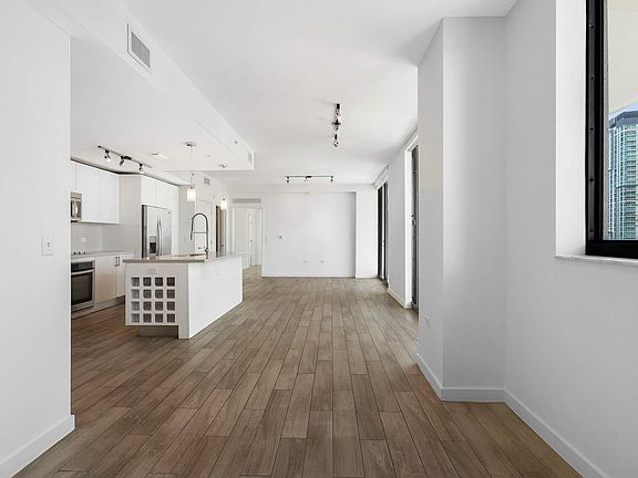 3rd image of 999 SW 1st Avenue #2203