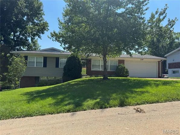 308 Twinview Ter, Ballwin, MO 63011