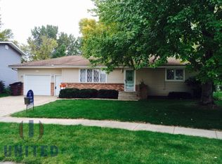 608 Stage Coach Rd, S Sioux City, NE 68776