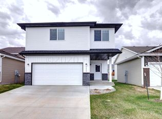 5424 Justice Dr S, Fargo, ND 58104
