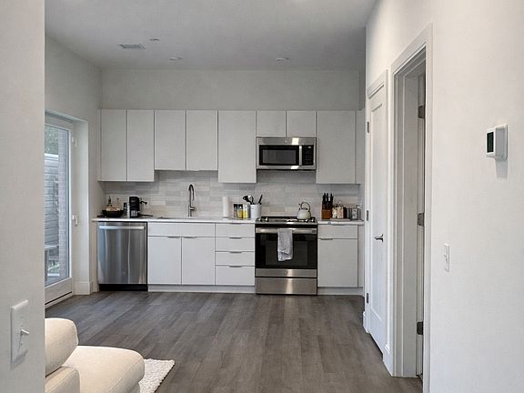 3rd image of 959 Dorchester Ave #205