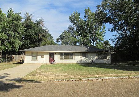 1st image of 406 Pecan Dr