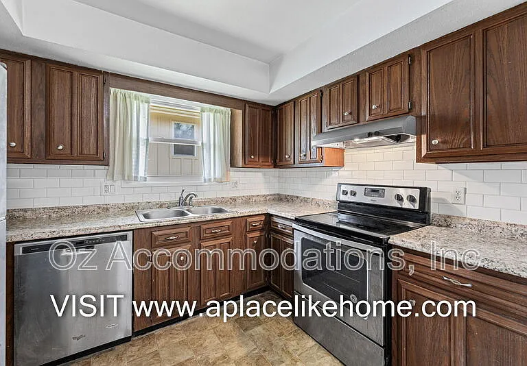 1428 NW 64th Ter — Photo 10