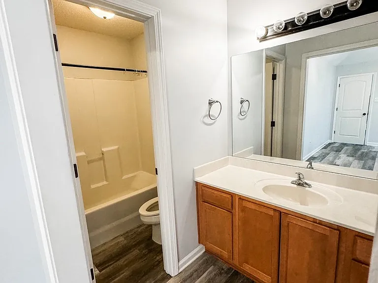1645 Sawmill Creek Ln — Photo 8