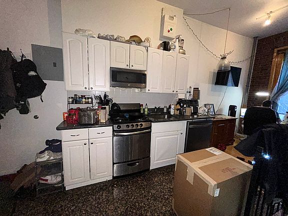 3rd image of 67 E 2nd St APT 5