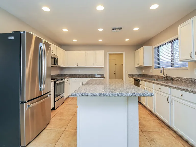 2356 E 35th Ave — Photo 7