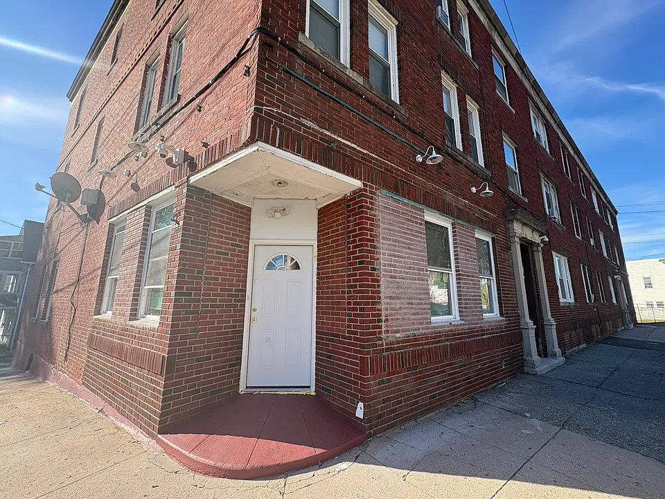 78 Hawkins St #1