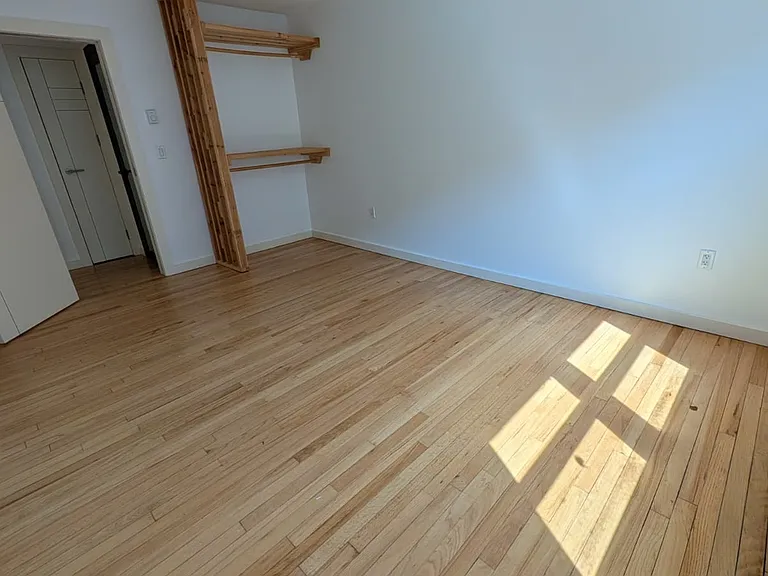 30 Springside Ave #1E — Photo 5