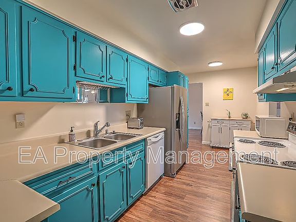 2nd image of 9308 Gutierrez Rd NE