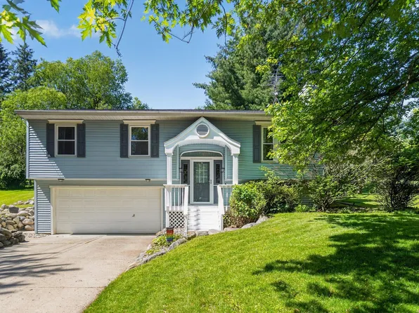 1417 Larkwood Dr, Dewitt, MI 48820