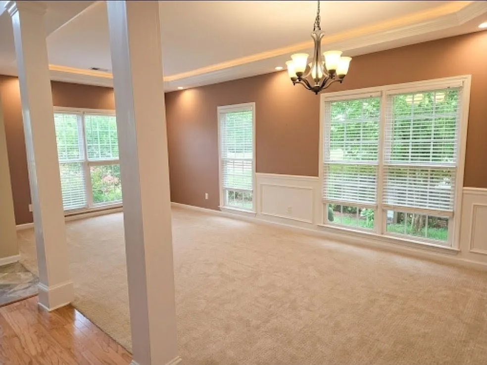 Building Photo - 1025 Cresta Ct