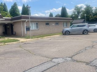 21 Lunar Ln, Coraopolis, PA 15108