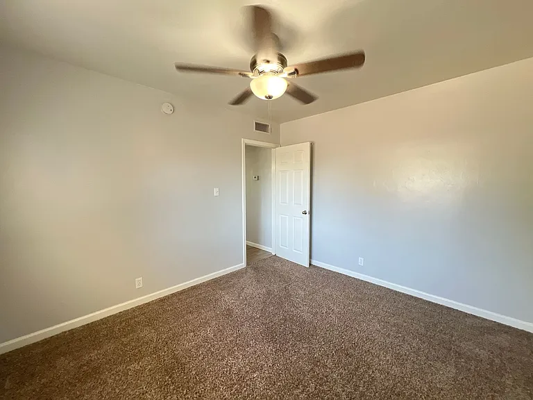 515 Cherokee Dr — Photo 10