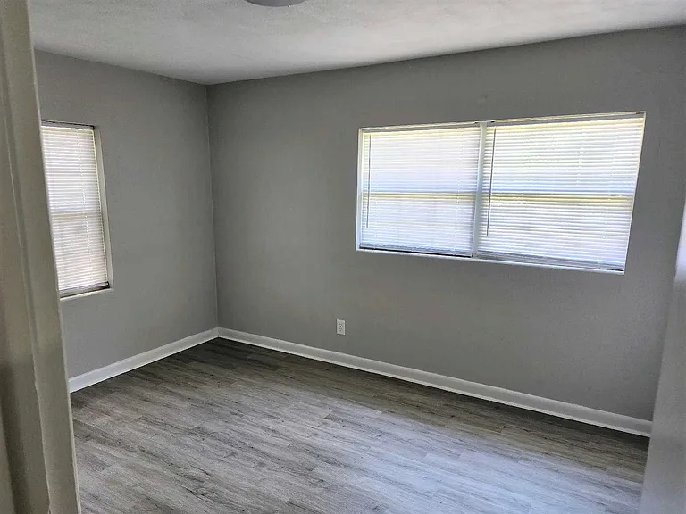 3015 Lansdell Dr — Photo 4