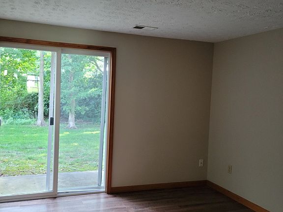 4th image of 708 Village Dr #708