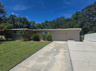 405 Louis St, Leesburg, FL 34748