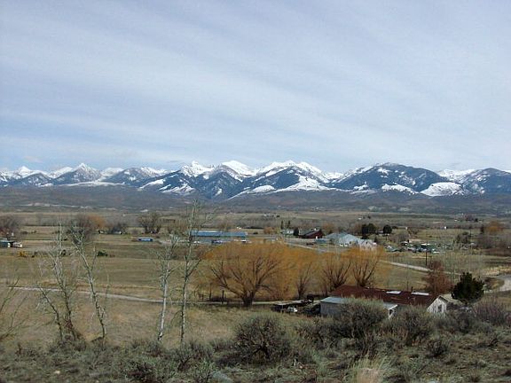 2nd image of 999 Lost Valley Road
