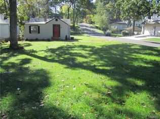 100 Oak Tree Dr, Saint Louis, MO