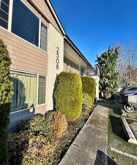 2510 Crystal Springs Rd W #6 — Photo 3