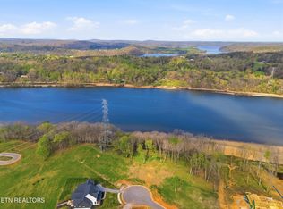 768 Firefly Dr, Loudon, TN 37774