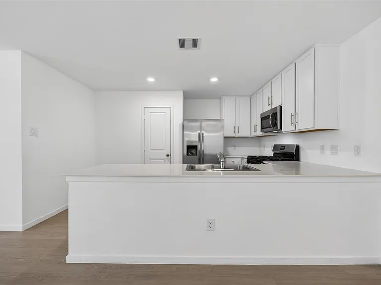 6523 Water Oak Green Ln — Photo 7