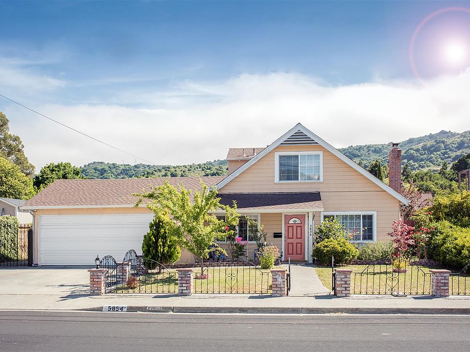 1st image of 5854 Sherwood Forest Dr